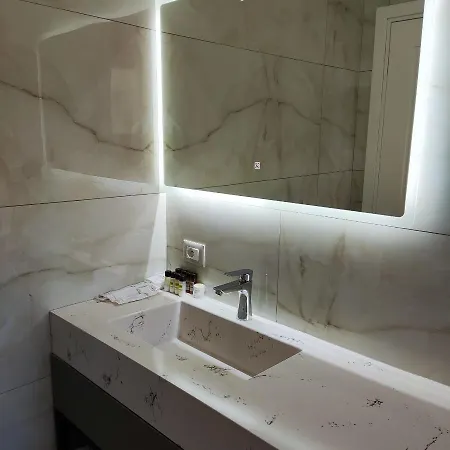 Hilal Palace - Halal