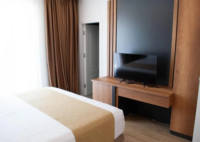 Hilal Palace - Halal