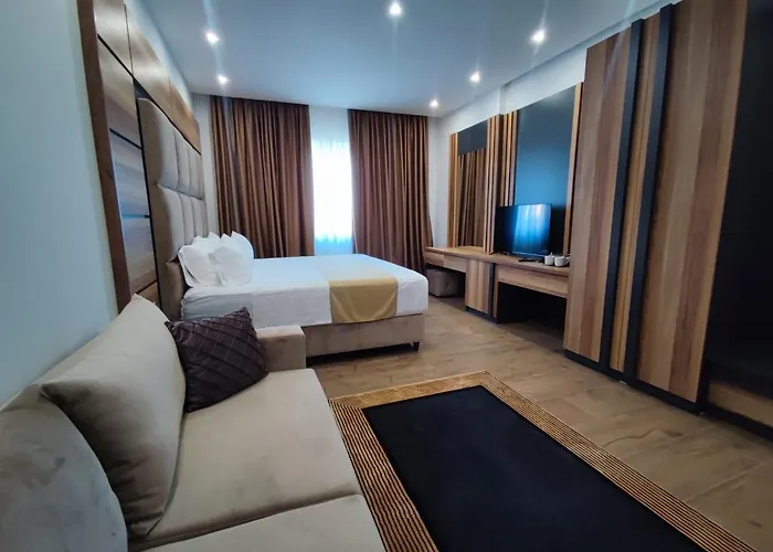 Hilal Palace - Halal Golem (Tirana)